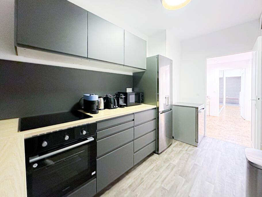 6pers-balcony-paris 12-hopital Trousseau Appartement *
